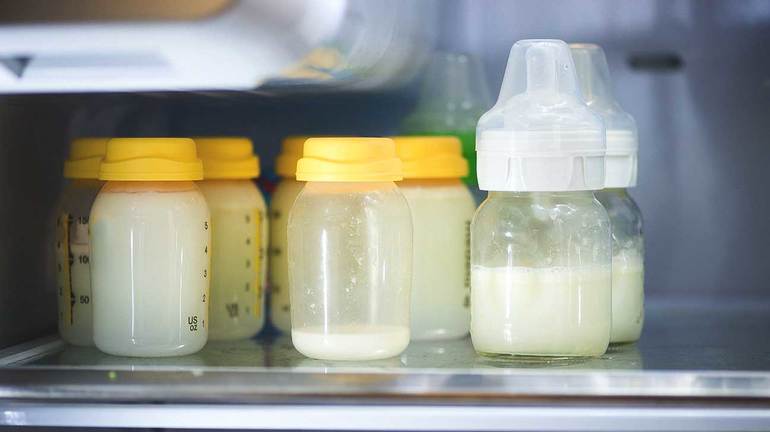 Как в холодильнике хранить грудное молоко