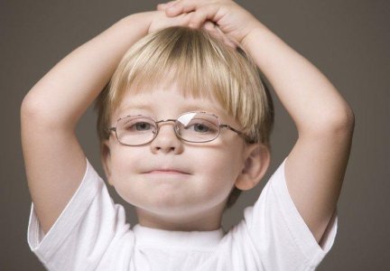 Причины, признаки и лечение астигматизма у детей
