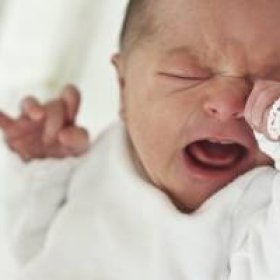 Все о развитии ребенка от 0 до 1 месяца: рост, вес, режим дня и кормления, уход и сон