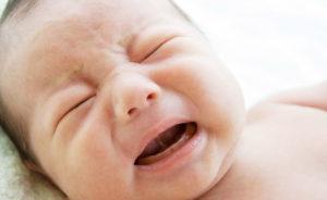 Отсутствие сна у новорождённого: причины