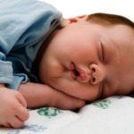 Ребёнок спит с открытым ртом