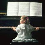 ребенок и пианино